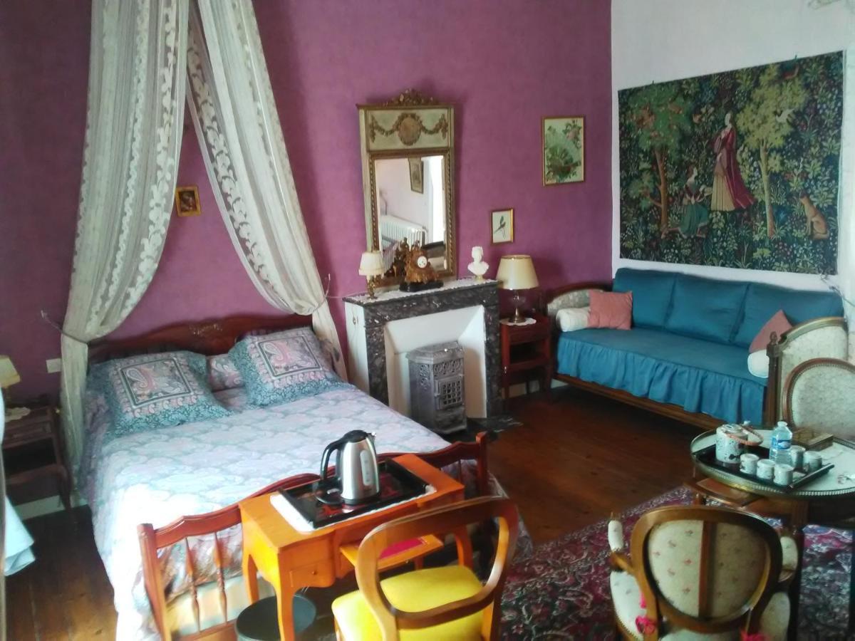 Les Cedres Panzió Montaigu-Vendee Szoba fotó