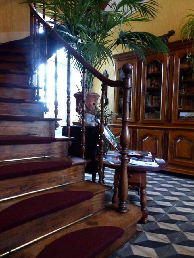 Les Cedres Panzió Montaigu-Vendee Kültér fotó